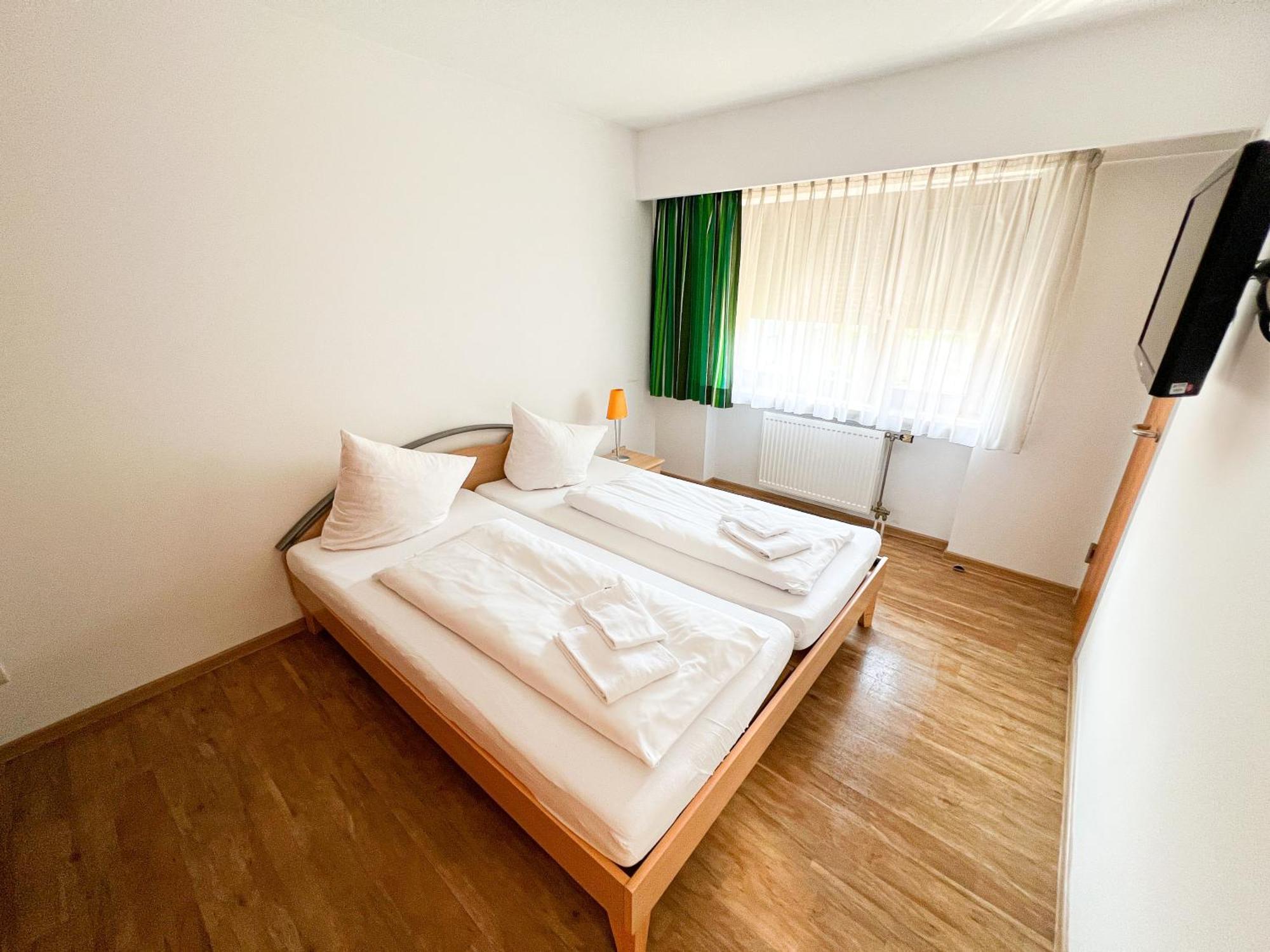 Euro Inn - Hotel Лар Екстериор снимка
