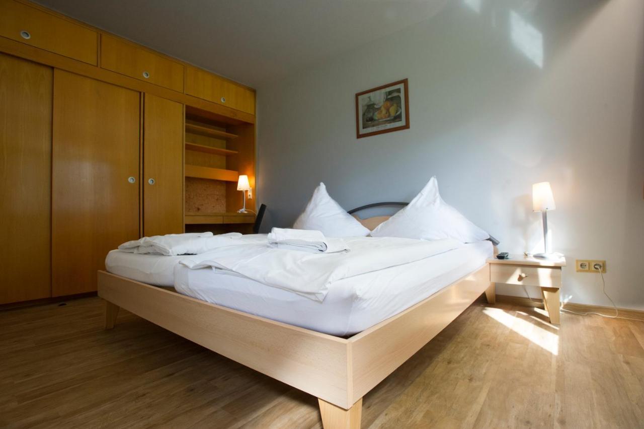 Euro Inn - Hotel Лар Екстериор снимка